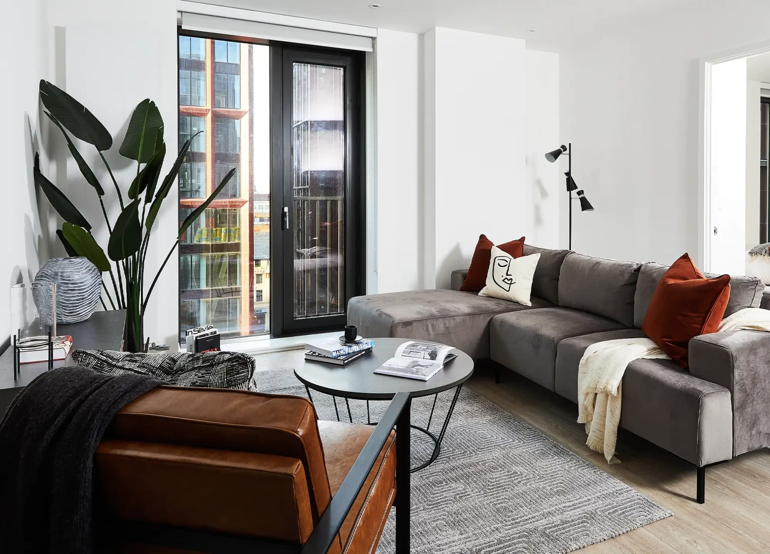 Vita Living Circle Square Apartment
