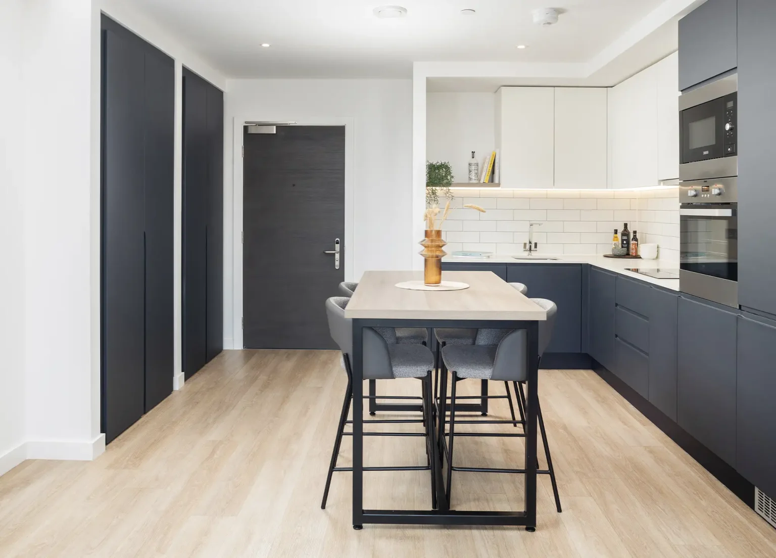 Vita Living Circle Square Apartment Kitchen