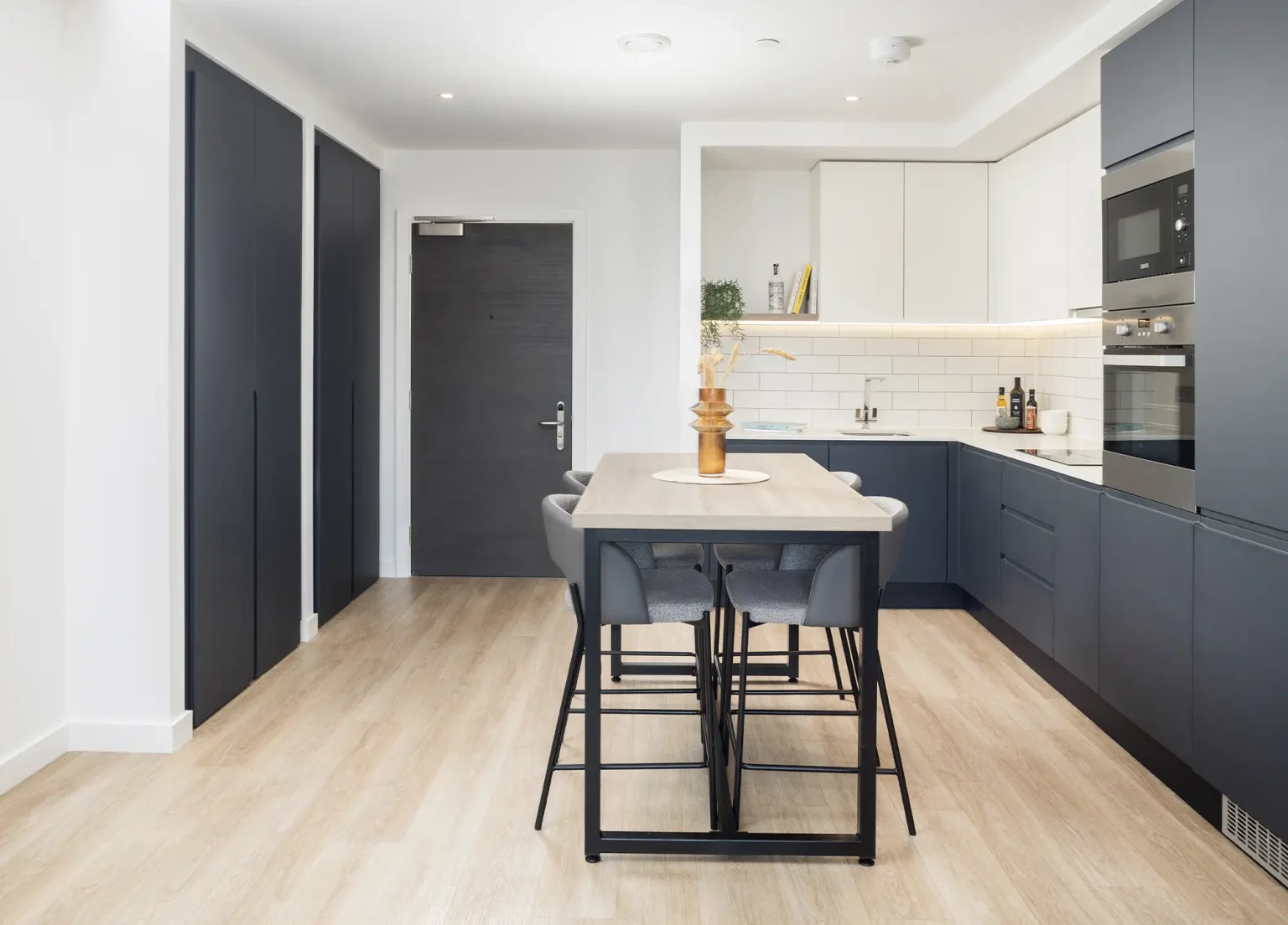 Vita Living Circle Square Apartment Kitchen